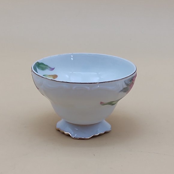 Tea Cup and Saucer by Ucagco - Picture 5 of 11